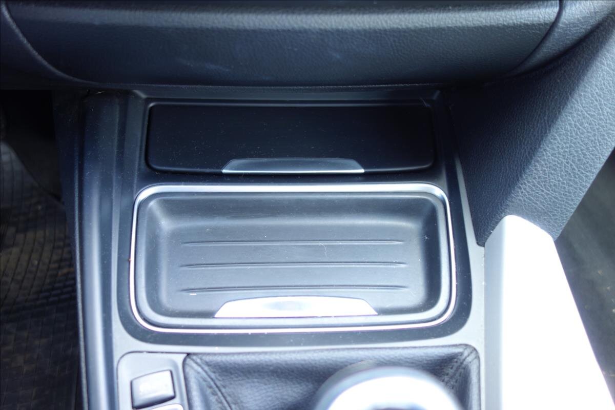 BMW Řada 3 Sedan / Limuzína 2,0 l 105 kw