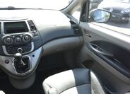 Mitsubishi Grandis 14