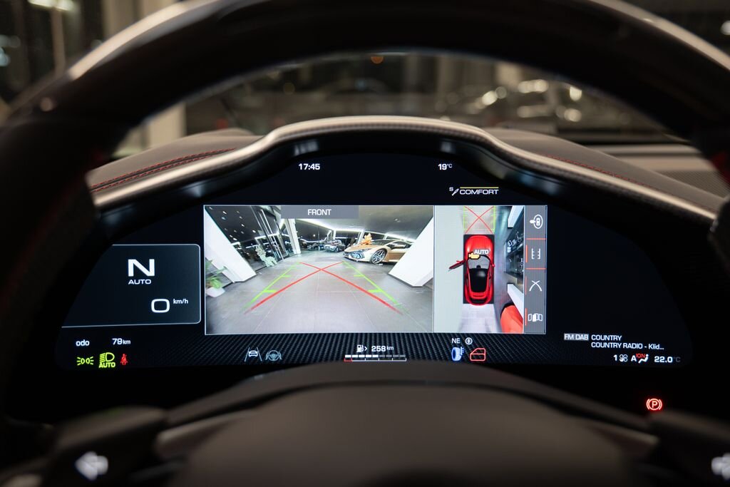 Ferrari Ostatní Hatchback 6,5 l 529 kw