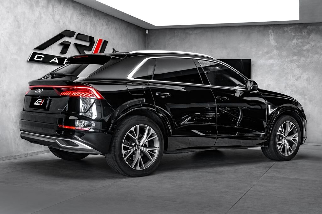 Audi Q8 SUV / Terénní 3,0 l 210 kw