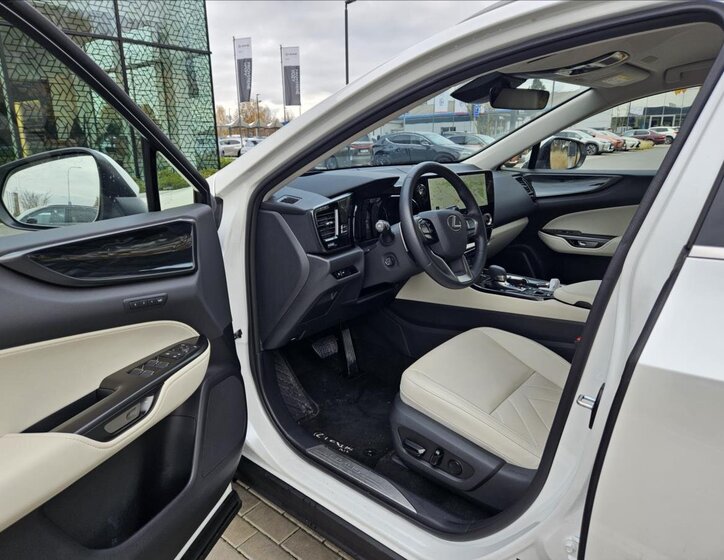 Lexus NX 450h plus SUV 2,5 l 227 kw