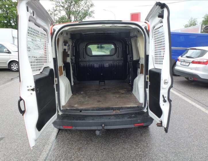 Opel Combo Skříň 1,2 l 66 kw