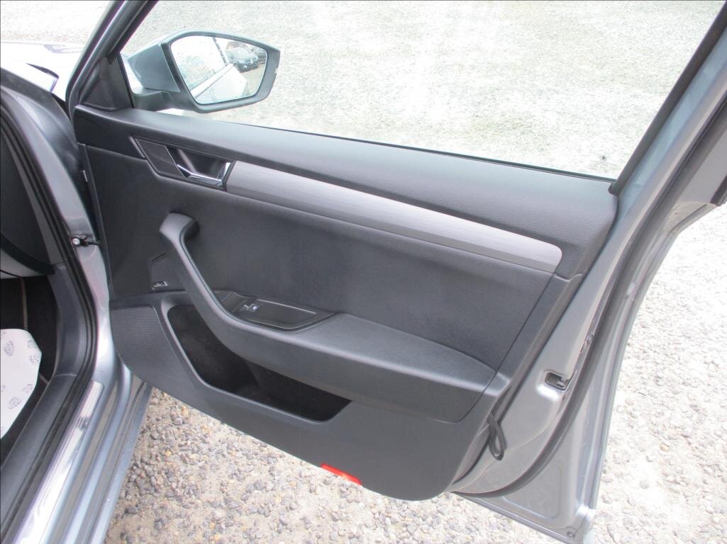 Škoda Superb Liftback 2,0 l 110 kw