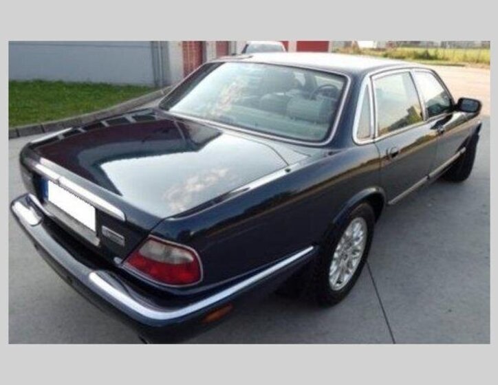 Jaguar XJ8 Sedan 0,0 209 kw