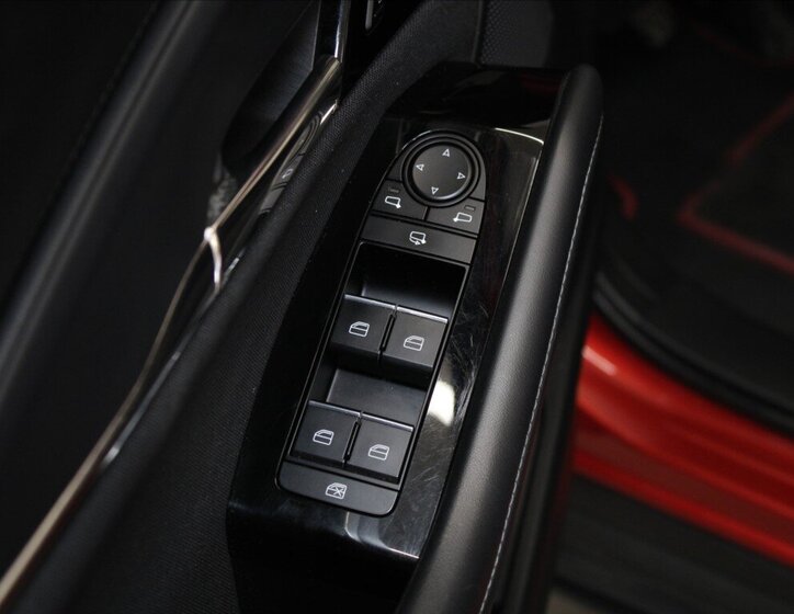 Mazda CX-30 SUV / Terénní 2,0 l 137 kw