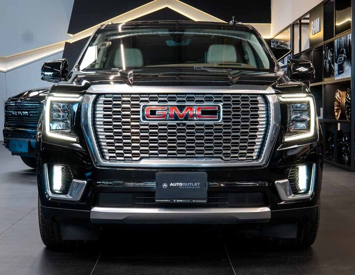 GMC Yukon SUV / Terénní 6,2 l 313 kw