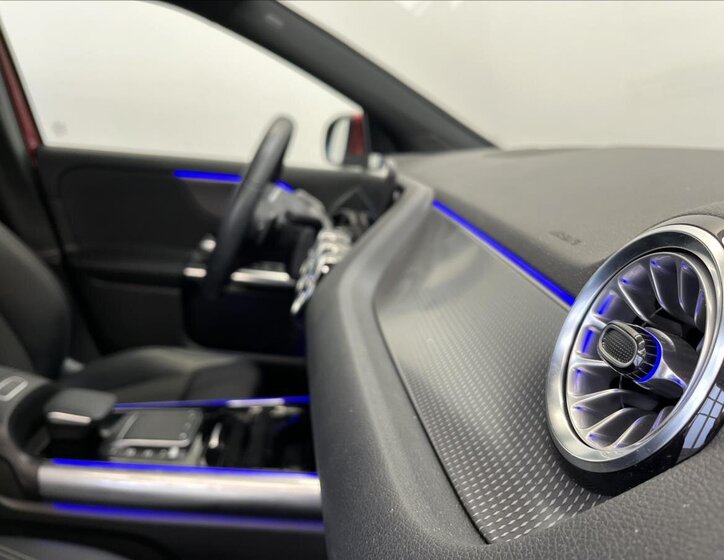 Mercedes-Benz GLA SUV 1,3 l 120 kw