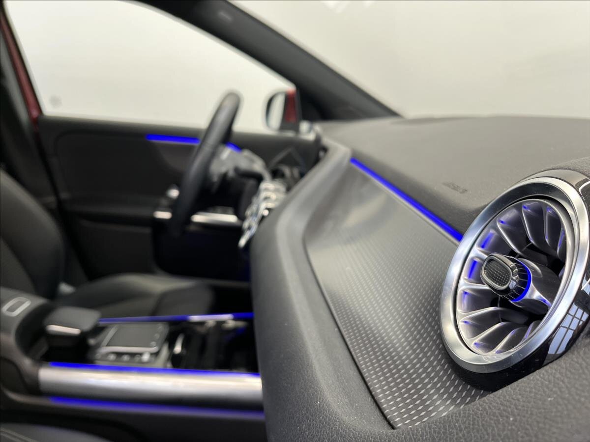 Mercedes-Benz GLA SUV 1,3 l 120 kw