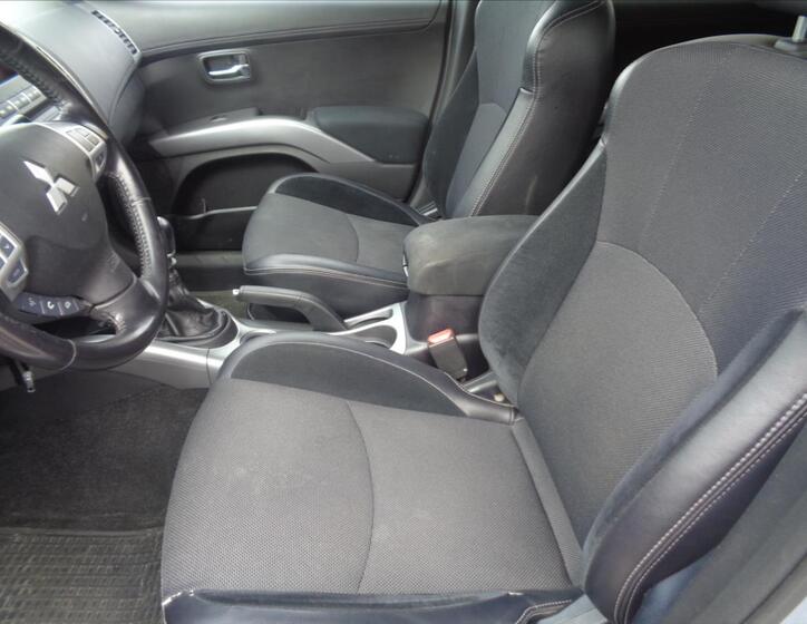 Mitsubishi Outlander 12