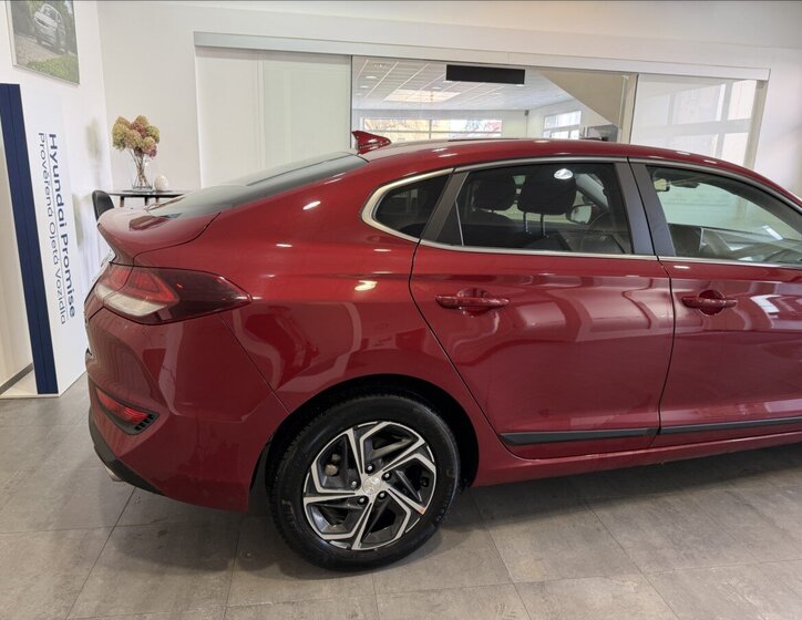 Hyundai i30 Sedan / Limuzína 1,5 l 117 kw