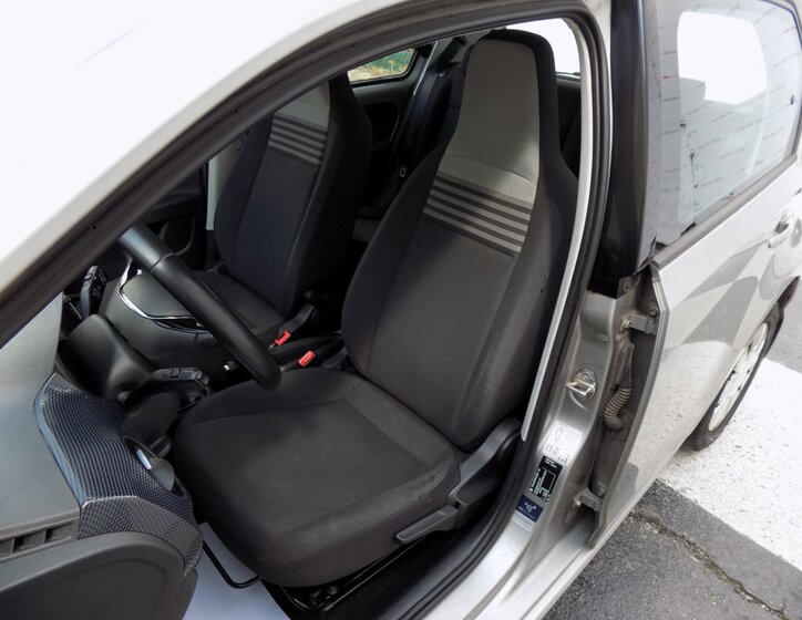 Volkswagen up! 13