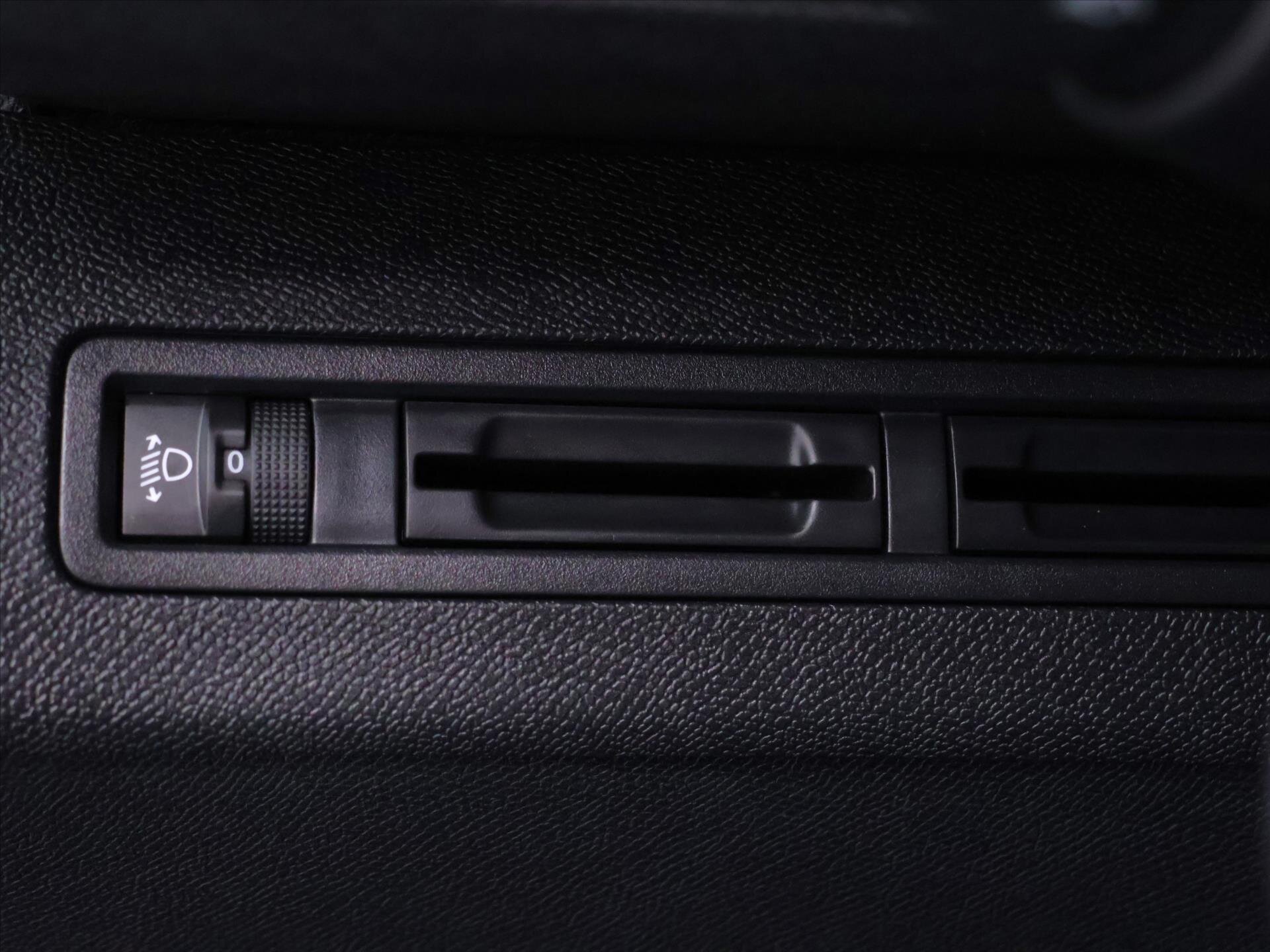 Peugeot 3008 SUV 1,2 l 96 kw