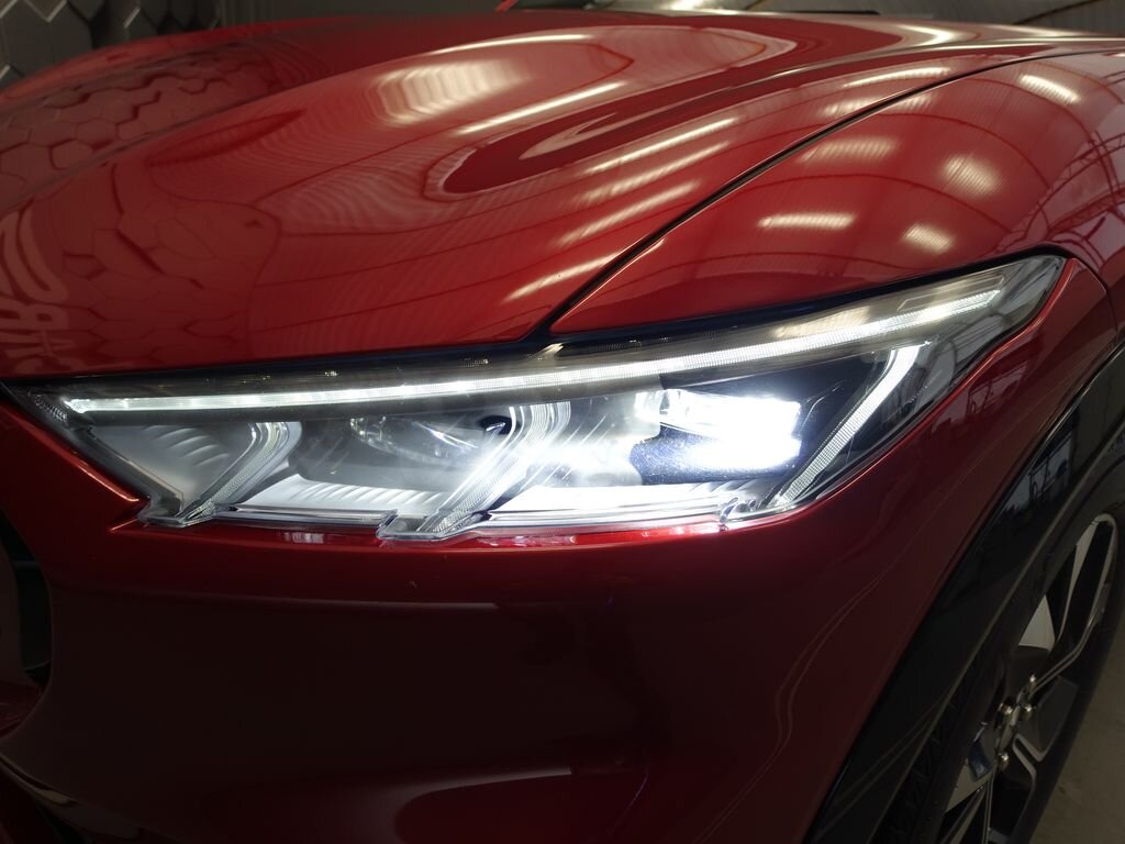 Ford Mustang Mach-E SUV 0,0 198 kw