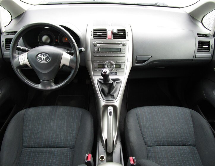 Toyota Auris Hatchback 1,4 l 66 kw