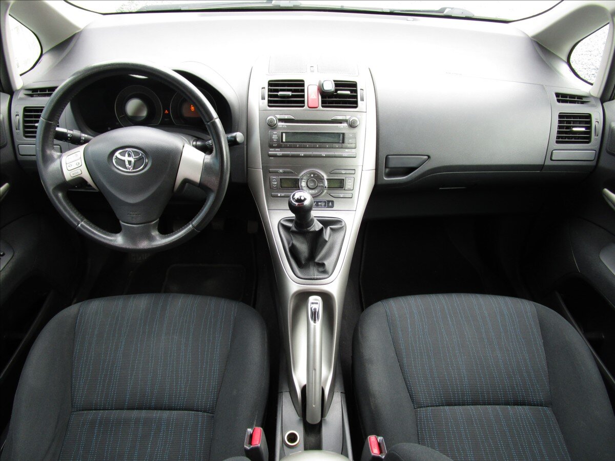 Toyota Auris Hatchback 1,4 l 66 kw