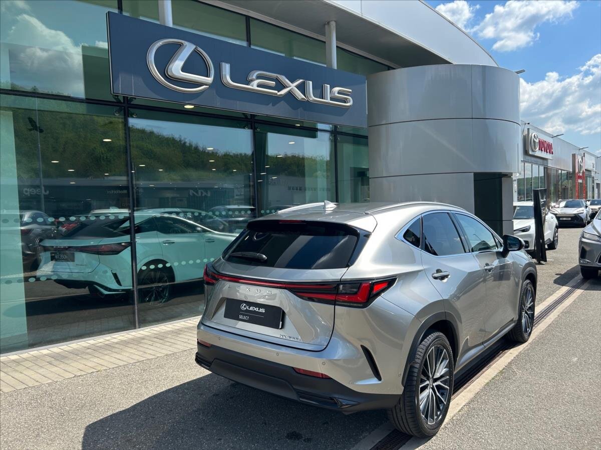 Lexus NX 350h SUV / Terénní 2,5 l 150 kw