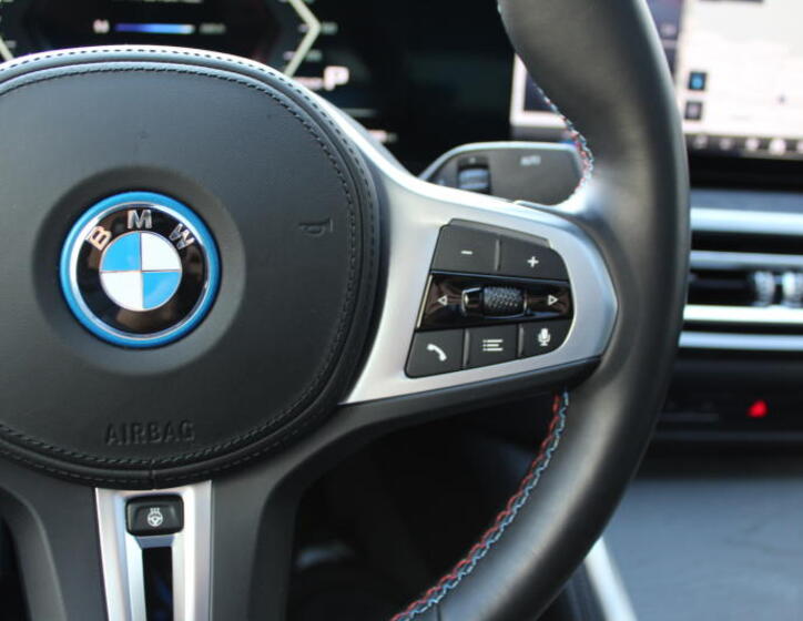 BMW i4 14