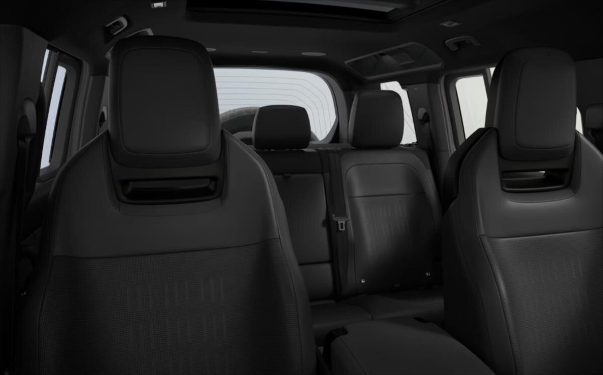 Land Rover Defender SUV / Terénní 4,4 l 467 kw