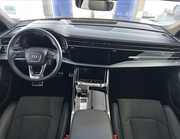 Audi Q8 SUV 3,0 l 250 kw