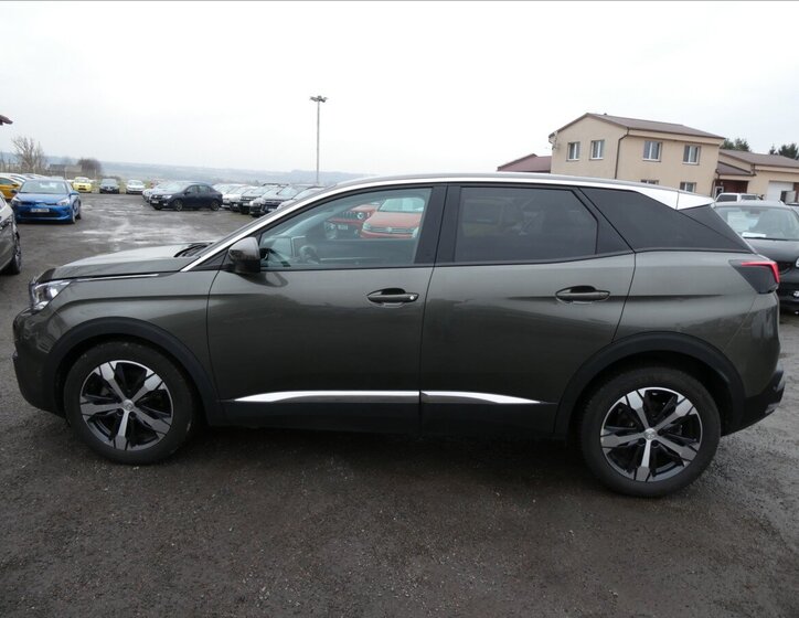 Peugeot 3008 SUV 1,6 l 121 kw