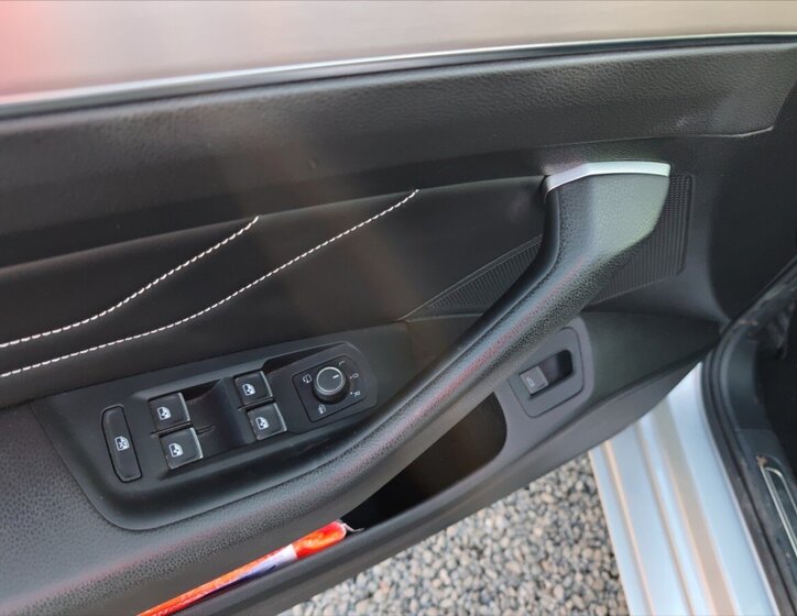 Volkswagen Passat Kombi 2,0 l 140 kw