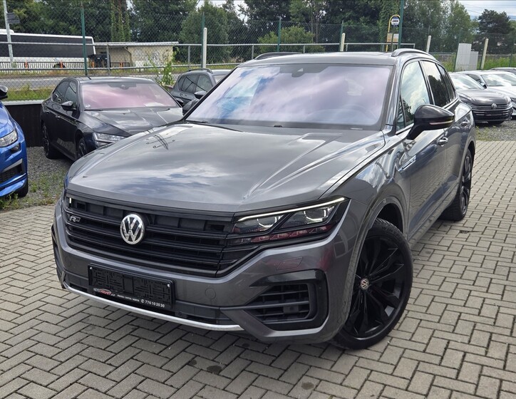 Volkswagen Touareg 1