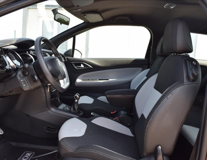 Citroën DS3 Hatchback 1,2 l 60 kw