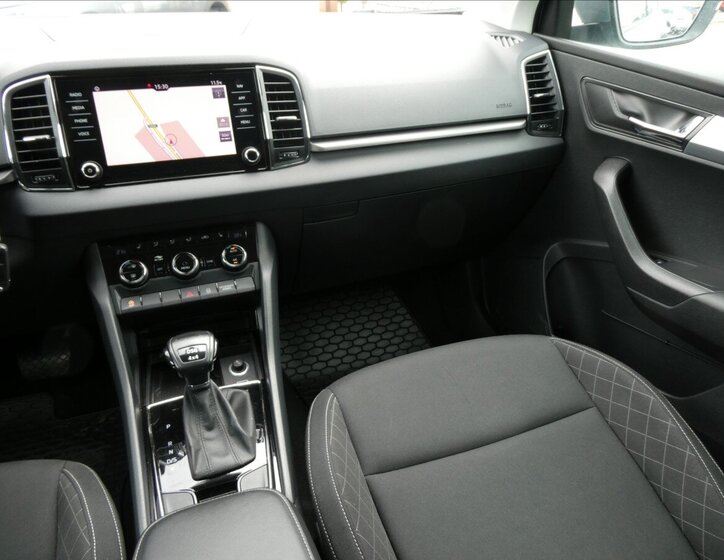 Škoda Karoq SUV / Terénní 2,0 l 110 kw