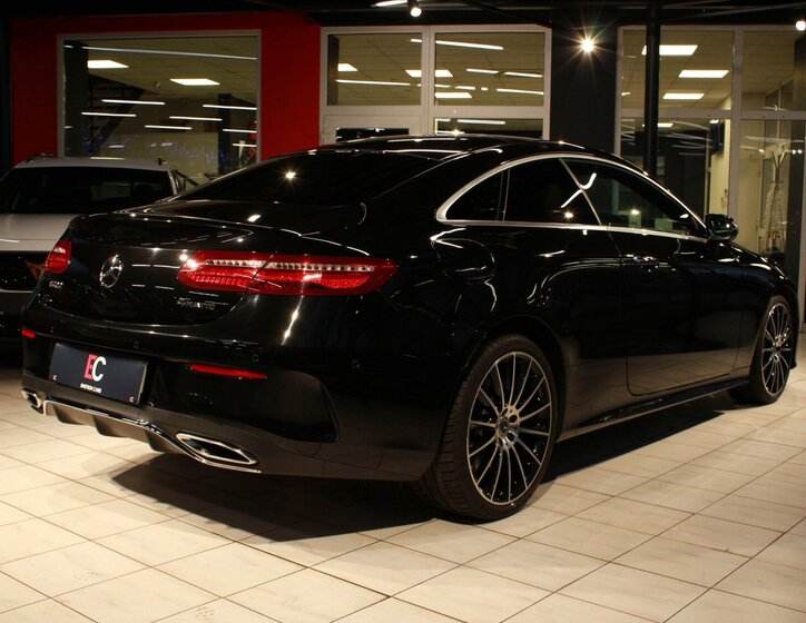 Mercedes-Benz Třídy E 6