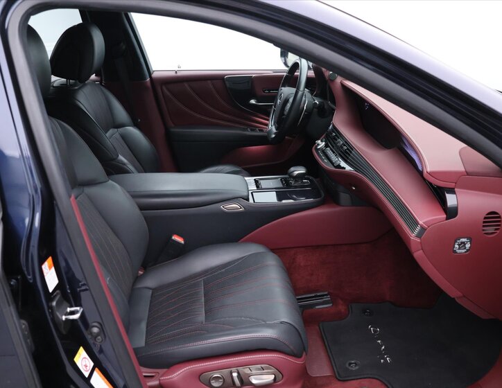 Lexus LS 500h Sedan / Limuzína 3,5 l 220 kw