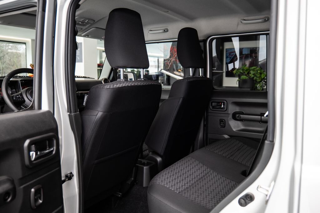 Suzuki Jimny SUV 1,5 l 75 kw