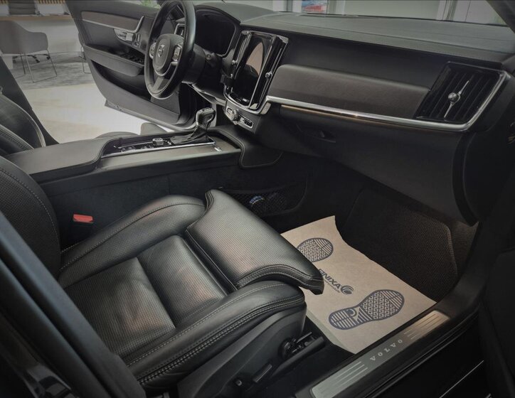 Volvo V90 Kombi 2,0 l 177 kw