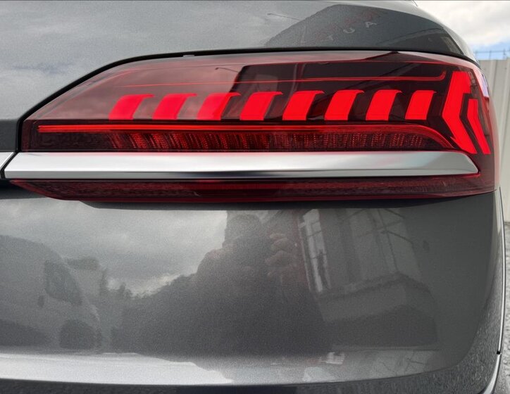 Audi SQ7 Kombi 4,0 l 320 kw