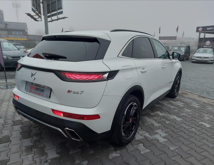 DS Automobiles DS7 Crossback 8