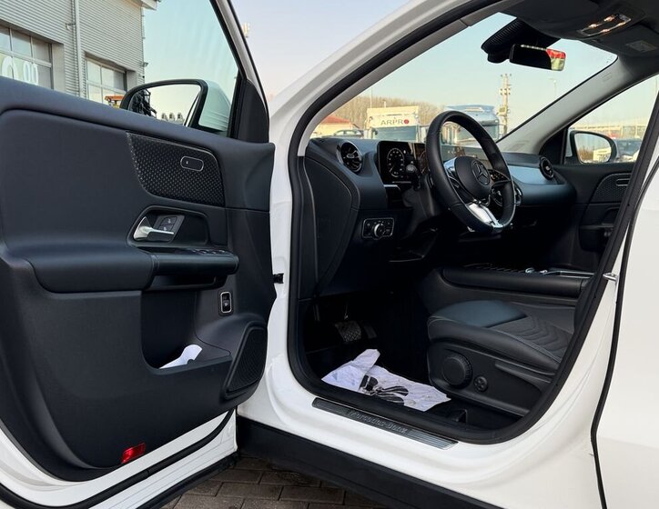 Mercedes-Benz GLA SUV / Terénní 2,0 l 140 kw