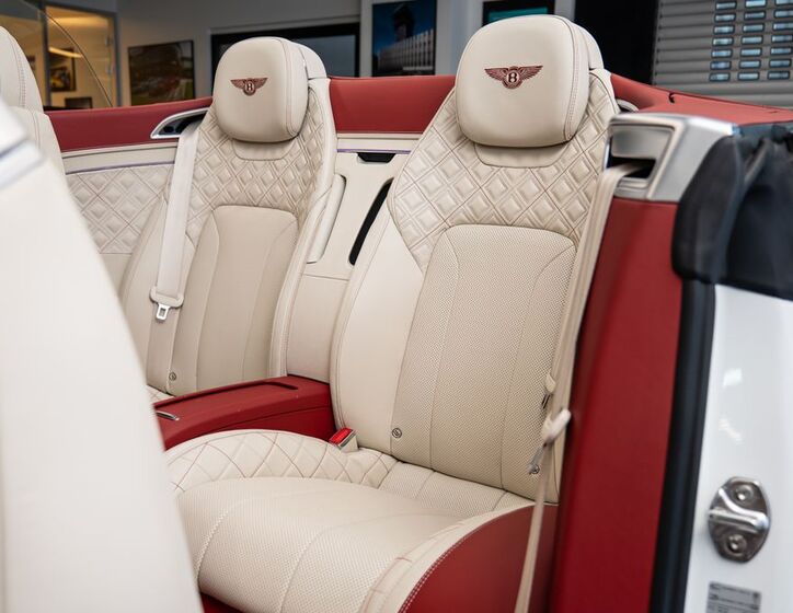 Bentley Continental GTC 9