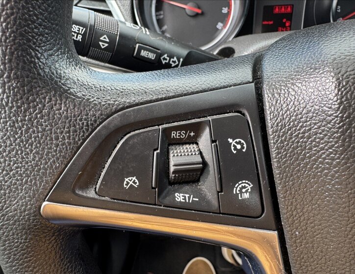 Opel Mokka SUV / Terénní 1,6 l 85 kw