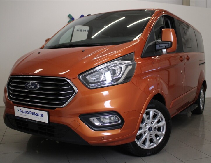 Ford Tourneo Custom 1