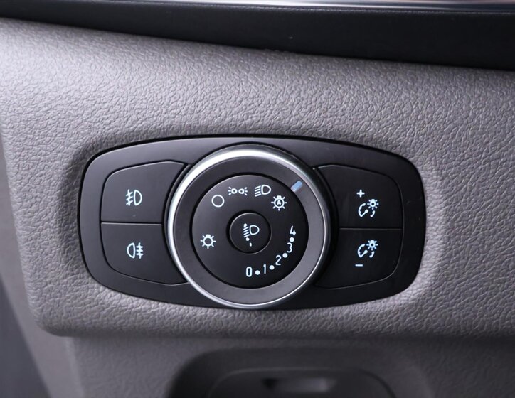 Ford Tourneo Custom Kombi 2,0 l 95 kw