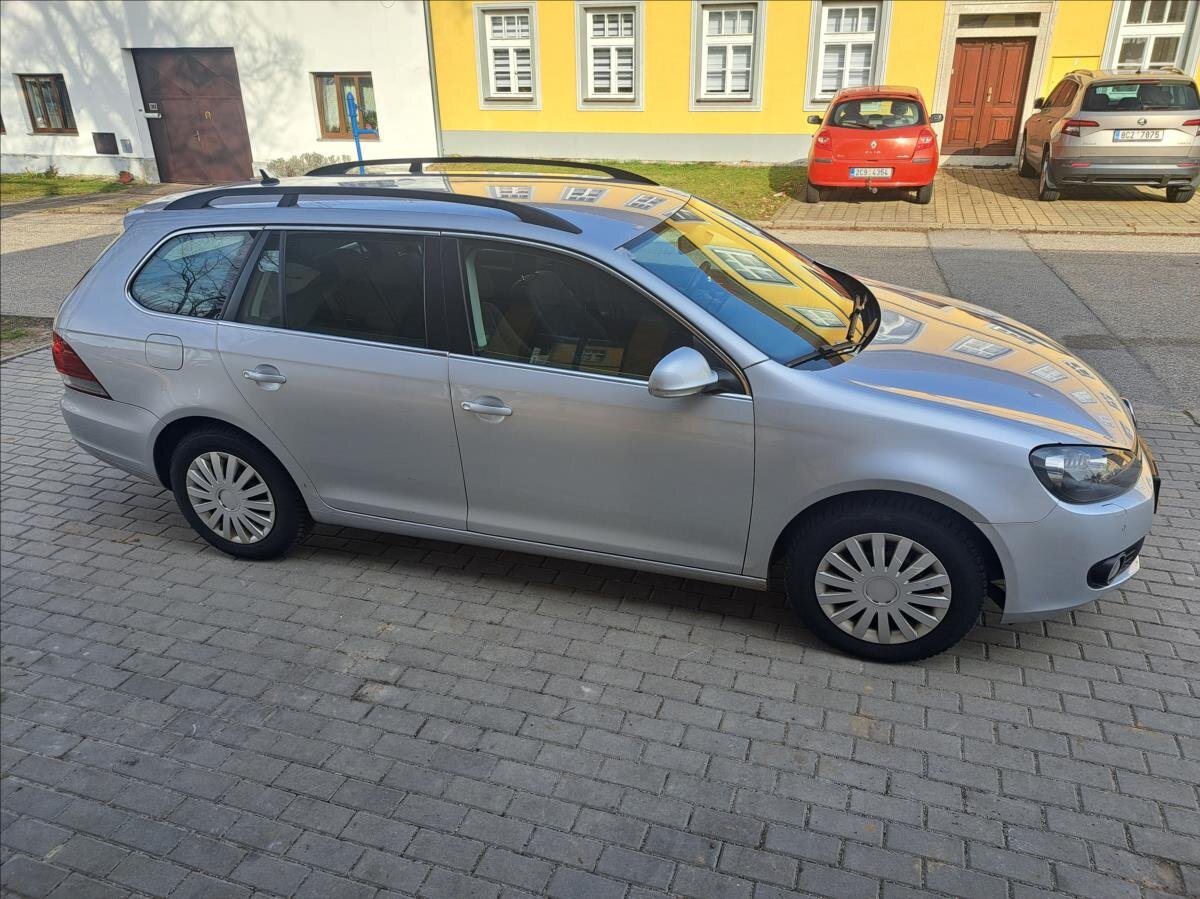 Volkswagen Golf Kombi 1,6 l 77 kw