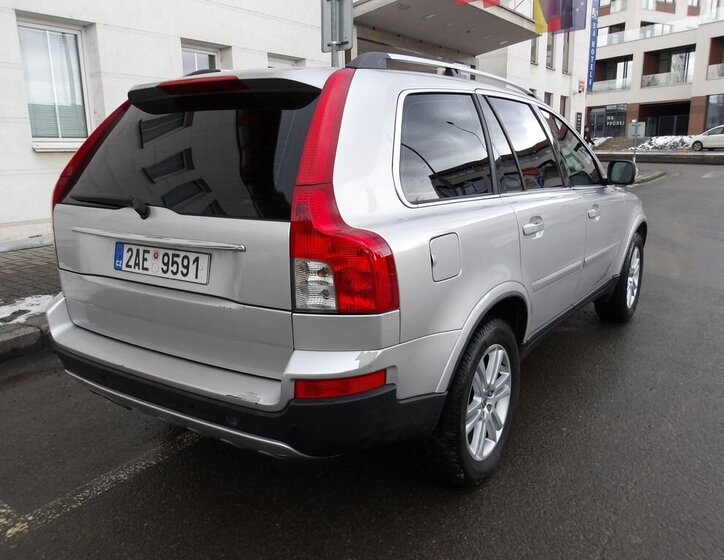 Volvo XC90 SUV 2,4 l 136 kw