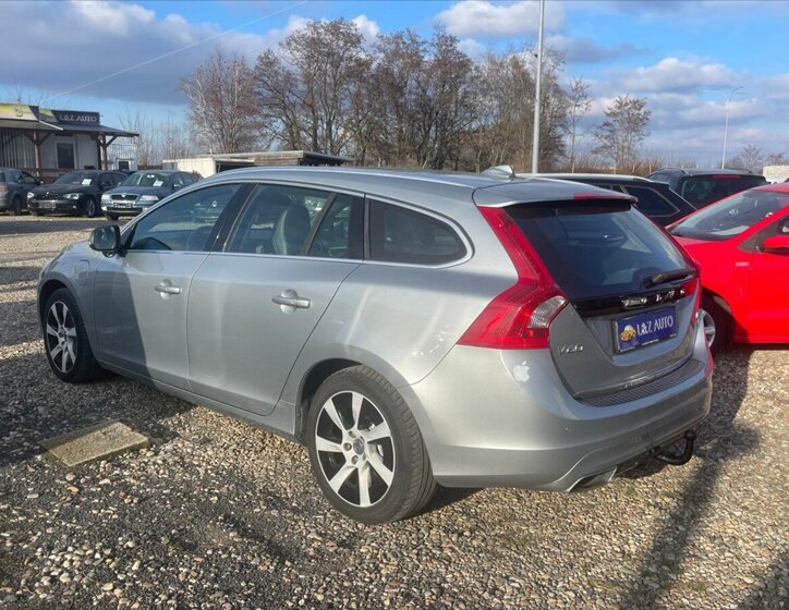Volvo V60 Kombi 2,4 l 158 kw