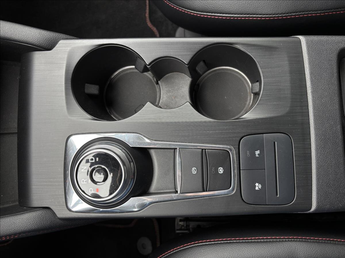 Ford Kuga SUV / Terénní 2,5 l 140 kw