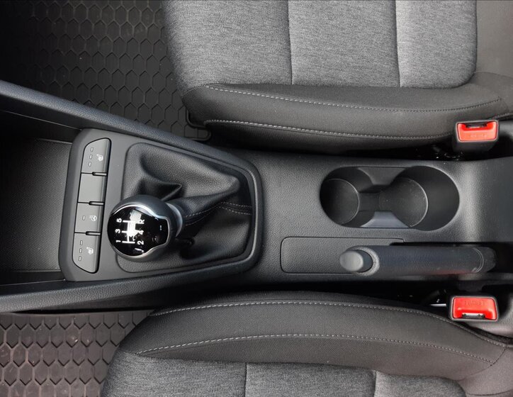 KIA Stonic SUV / Terénní 1,2 l 58 kw