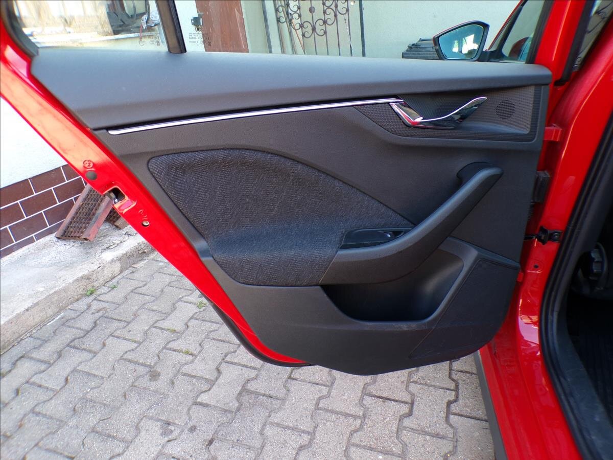 Škoda Kamiq Hatchback 999,0 70 kw