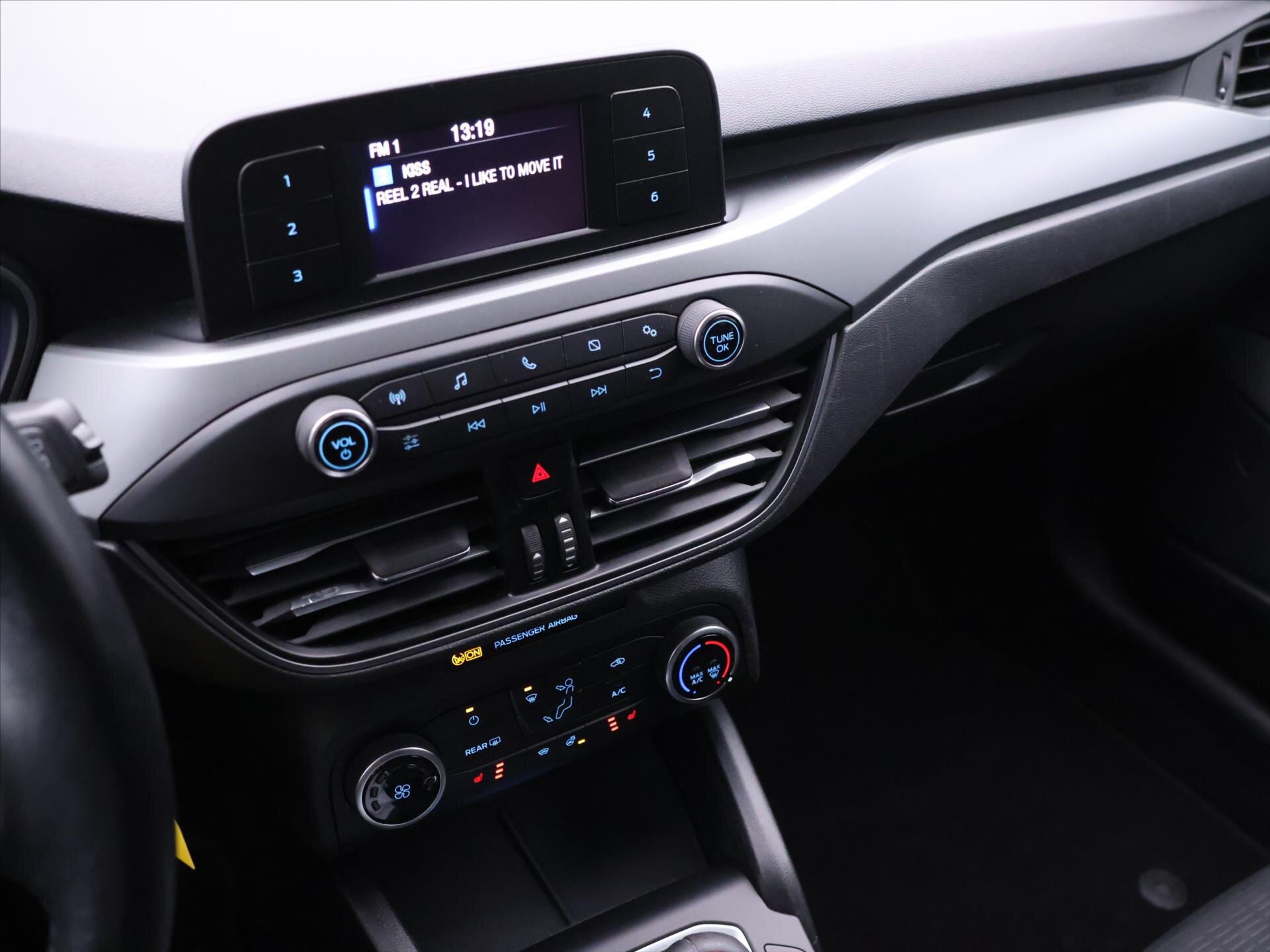 Ford Focus Kombi 999,0 74 kw