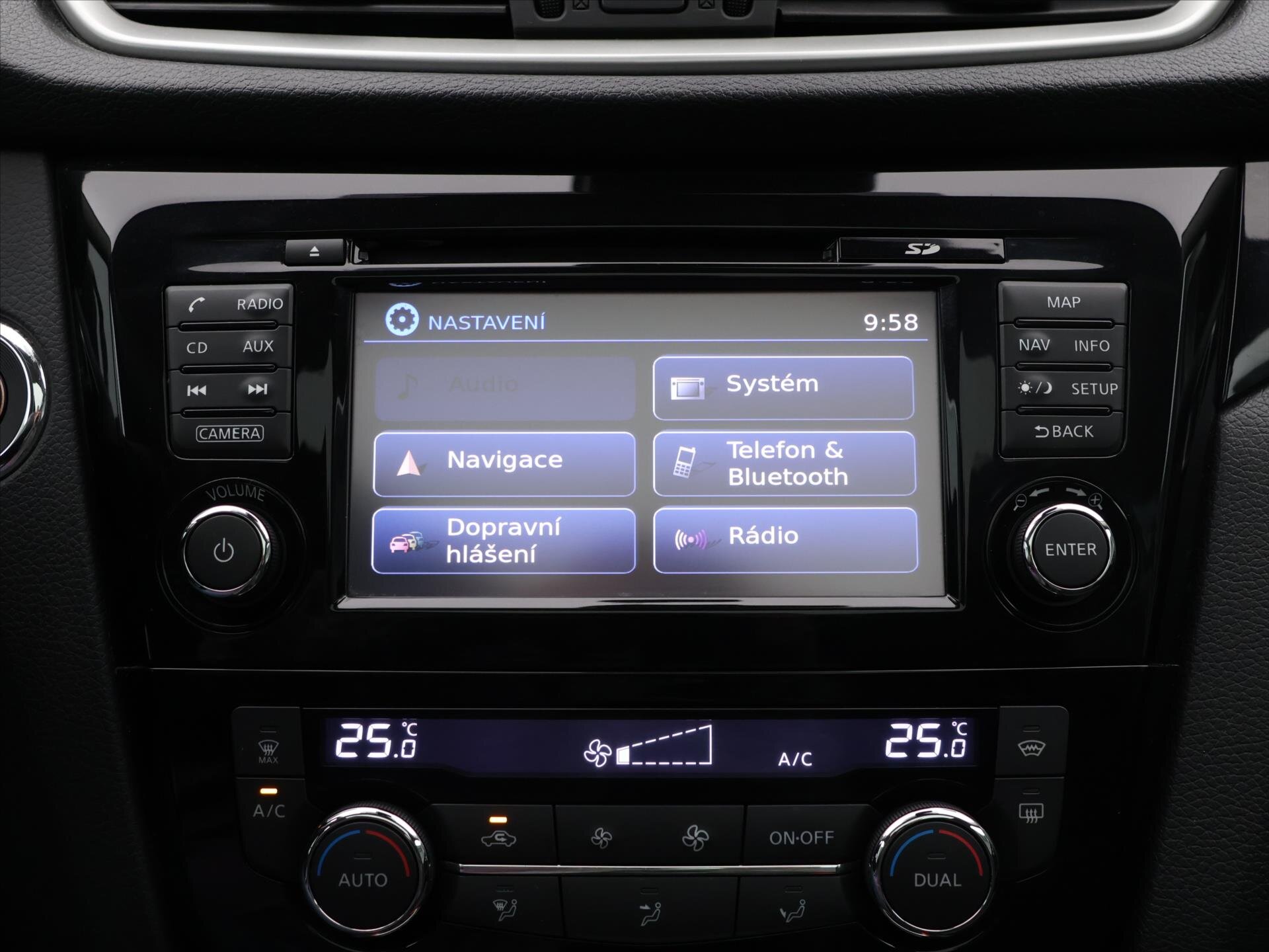 Nissan Qashqai SUV / Terénní 1,2 l 85 kw