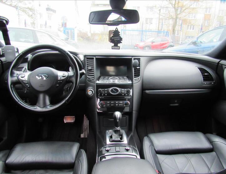 Infiniti FX30 11