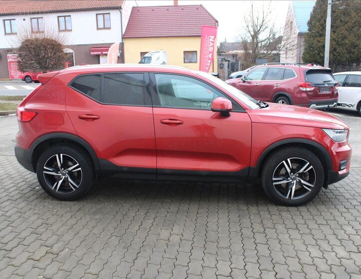 Volvo XC40 SUV 2,0 l 182 kw