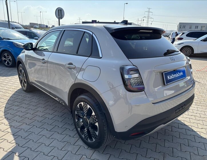 Fiat 600 SUV / Terénní 1,2 l 100 kw